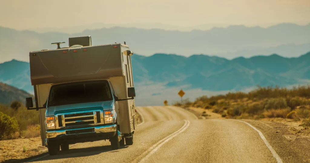 photo d'un camping car aux usa qui cherche à avoir internet